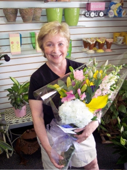 moms-bunch-belvedere-flowers.jpg moms-bunch-belvedere-flowers.jpg